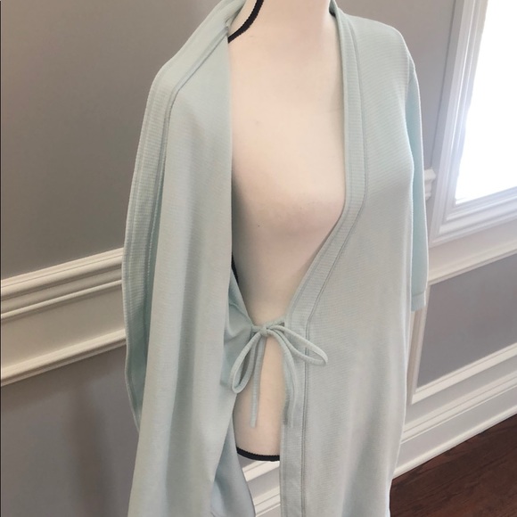 3/4 sleeve knee length robe - Picture 7 of 7